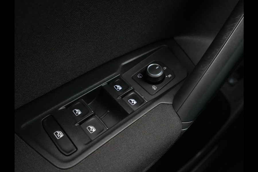 Volkswagen Tiguan 1.4 TSI 245pk eHybrid Navigatie Pdc Side Assist Acc 259