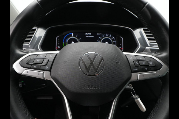 Volkswagen Tiguan 1.4 TSI 245pk eHybrid Navigatie Pdc Side Assist Acc 259