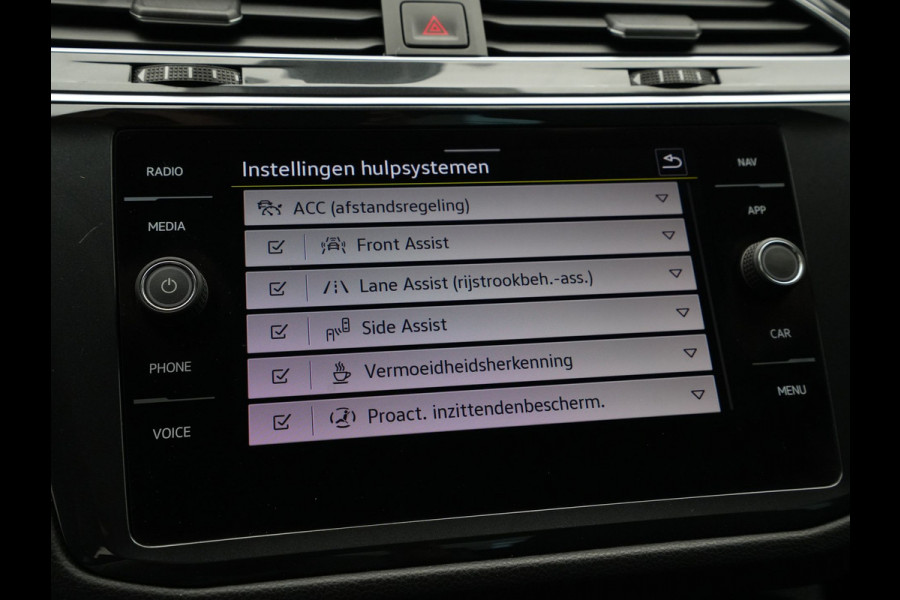 Volkswagen Tiguan 1.4 TSI 245pk eHybrid Navigatie Pdc Side Assist Acc 259