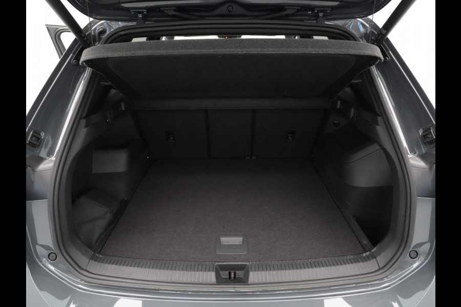 Volkswagen Tiguan 1.5 eTSI R Line Business Navigatie Camera Stoelverwarming Trekhaak