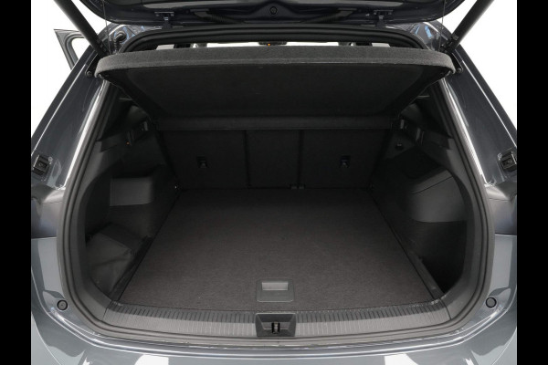 Volkswagen Tiguan 1.5 eTSI R Line Business Navigatie Camera Stoelverwarming Trekhaak