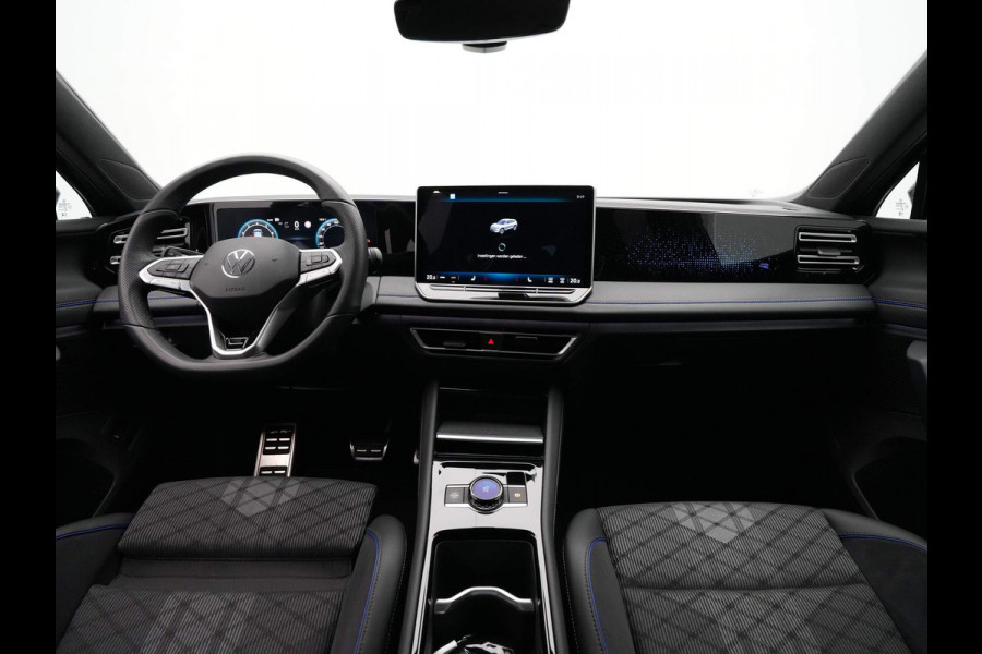 Volkswagen Tiguan 1.5 eTSI R Line Business Navigatie Camera Stoelverwarming Trekhaak
