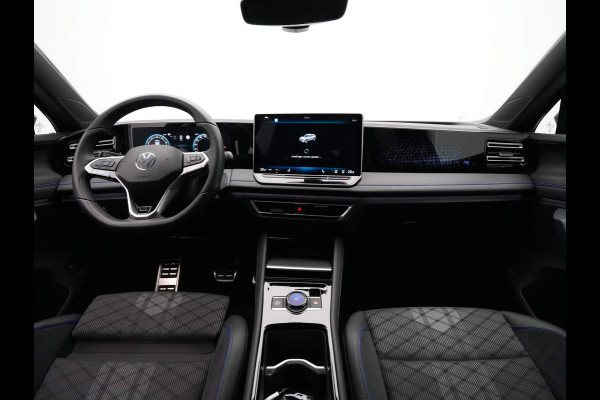 Volkswagen Tiguan 1.5 eTSI R Line Business Navigatie Camera Stoelverwarming Trekhaak