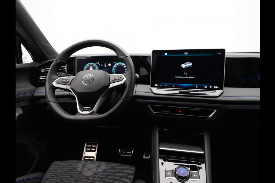 Volkswagen Tiguan 1.5 eTSI R Line Business Navigatie Camera Stoelverwarming Trekhaak