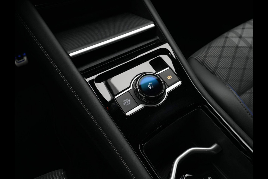 Volkswagen Tiguan 1.5 eTSI R Line Business Navigatie Camera Stoelverwarming Trekhaak