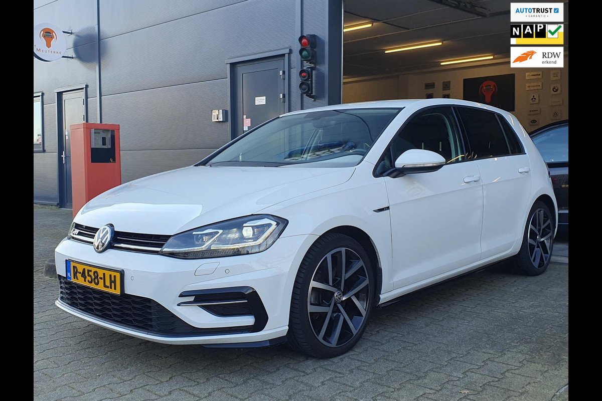 Volkswagen Golf 1.5 TSI Highline Business R-Line - CARPLAY / ALCANTARA / FLIPPERS / P.SENSOREN V+A / STOELVERW. / DAB+ / FULL LED! Volkswagen Golf 1.5 TSI Highline Business R-Line - CARPLAY / ALCANTARA / FLIPPERS / P.SENSOREN V+A / STOELVERW. / DAB+ / FULL LED!