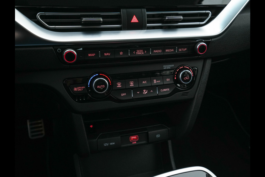 Kia e-Niro DynamicPlusLine 64 kWh [ 3-Fase ] (INCL-BTW) Aut. *FULL-LEATHER | NAVI-FULLMAP | DAB | ADAPT.CRUISE | BLINDSPOT | CAMERA | HEATED/COOLED-COMFORTSEATS | KEYLESS | JBL-SOUND | MEMORY-PACK | DIGI-COCKPIT | SHIFT-PADDLES | ...