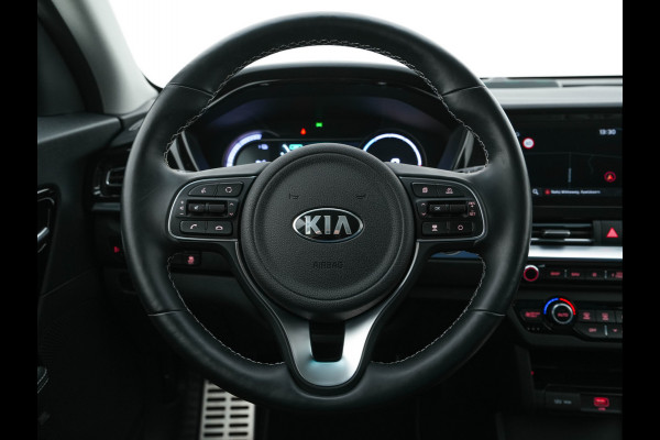 Kia e-Niro DynamicPlusLine 64 kWh [ 3-Fase ] (INCL-BTW) Aut. *FULL-LEATHER | NAVI-FULLMAP | DAB | ADAPT.CRUISE | BLINDSPOT | CAMERA | HEATED/COOLED-COMFORTSEATS | KEYLESS | JBL-SOUND | MEMORY-PACK | DIGI-COCKPIT | SHIFT-PADDLES | ...