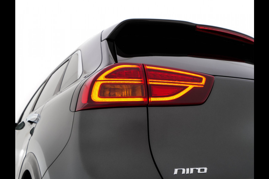 Kia e-Niro DynamicPlusLine 64 kWh [ 3-Fase ] (INCL-BTW) Aut. *FULL-LEATHER | NAVI-FULLMAP | DAB | ADAPT.CRUISE | BLINDSPOT | CAMERA | HEATED/COOLED-COMFORTSEATS | KEYLESS | JBL-SOUND | MEMORY-PACK | DIGI-COCKPIT | SHIFT-PADDLES | ...
