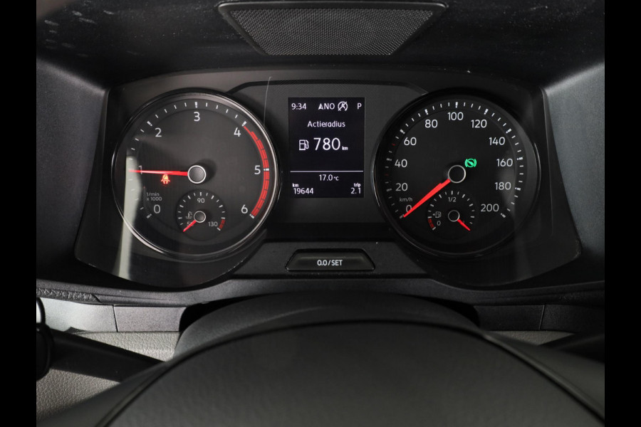Volkswagen Crafter 35 2.0 TDI L3H3 EURO VI 140 pk Automaat (DSG) | Verlengde garantie | Navigatie | Parkeersensoren (Zijflankbescherming) | Achteruitrijcamera | Cruise control | 2 zitplaatsen rechtsvoor |