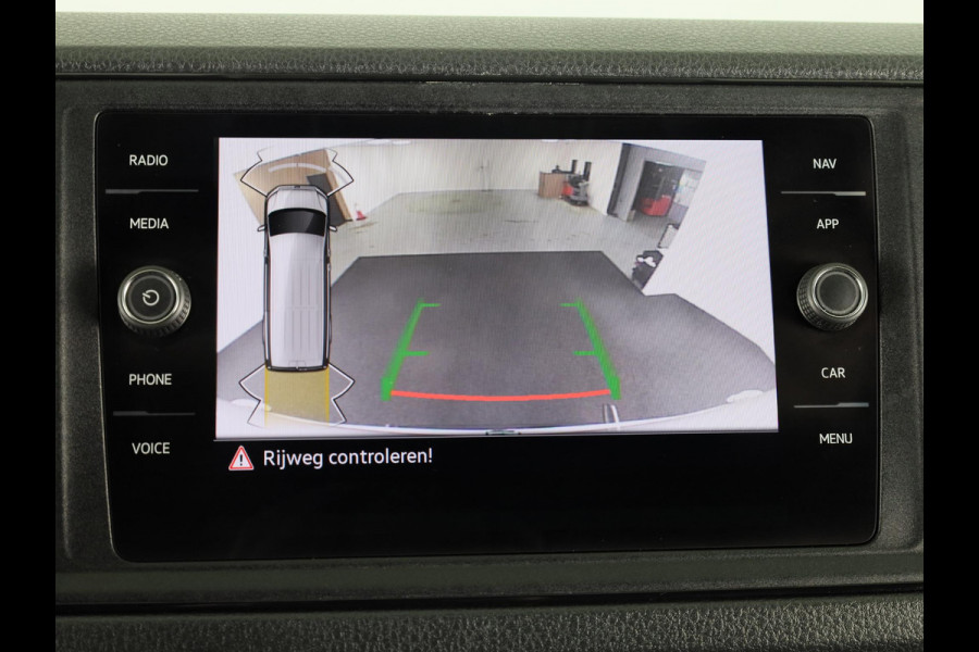 Volkswagen Crafter 35 2.0 TDI L3H3 EURO VI 140 pk Automaat (DSG) | Verlengde garantie | Navigatie | Parkeersensoren (Zijflankbescherming) | Achteruitrijcamera | Cruise control | 2 zitplaatsen rechtsvoor |