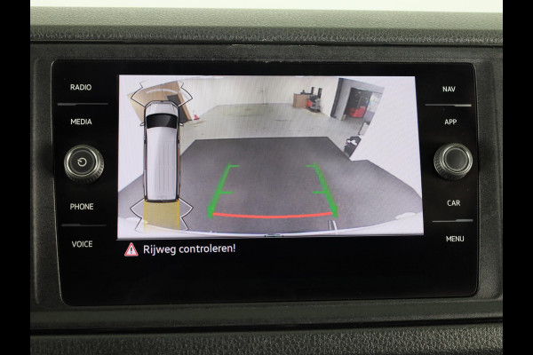 Volkswagen Crafter 35 2.0 TDI L3H3 EURO VI 140 pk Automaat (DSG) | Verlengde garantie | Navigatie | Parkeersensoren (Zijflankbescherming) | Achteruitrijcamera | Cruise control | 2 zitplaatsen rechtsvoor |