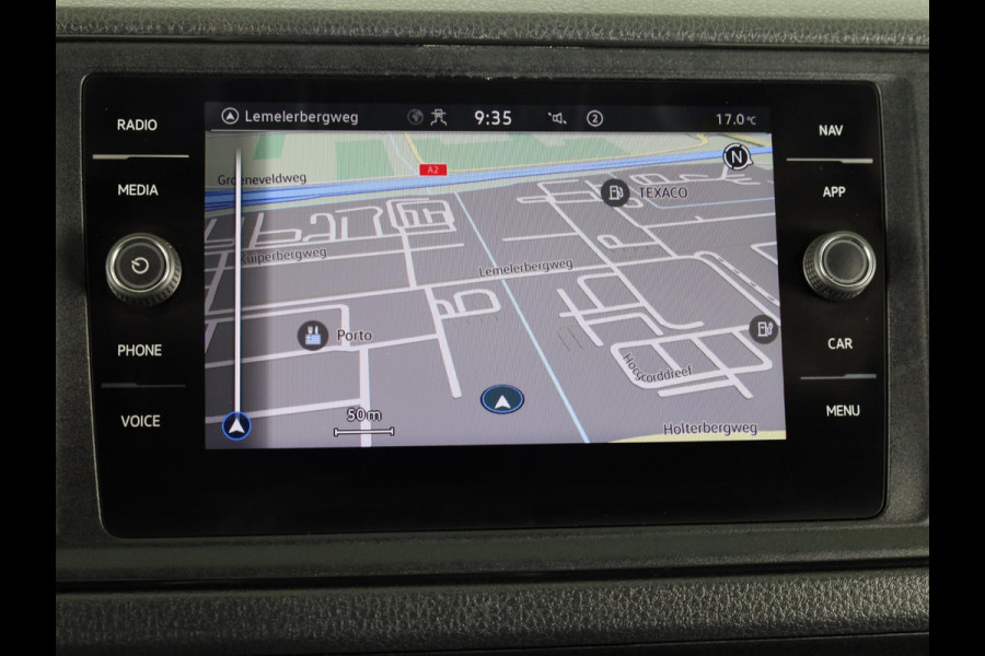 Volkswagen Crafter 35 2.0 TDI L3H3 EURO VI 140 pk Automaat (DSG) | Verlengde garantie | Navigatie | Parkeersensoren (Zijflankbescherming) | Achteruitrijcamera | Cruise control | 2 zitplaatsen rechtsvoor |