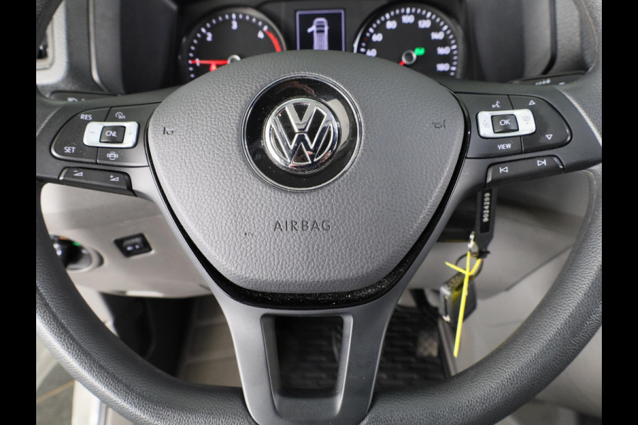 Volkswagen Crafter 35 2.0 TDI L3H3 EURO VI 140 pk Automaat (DSG) | Verlengde garantie | Navigatie | Parkeersensoren (Zijflankbescherming) | Achteruitrijcamera | Cruise control | 2 zitplaatsen rechtsvoor |
