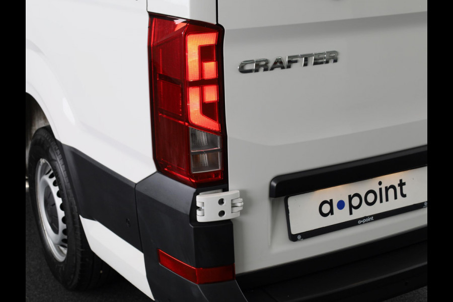 Volkswagen Crafter 35 2.0 TDI L3H3 EURO VI 140 pk Automaat (DSG) | Verlengde garantie | Navigatie | Parkeersensoren (Zijflankbescherming) | Achteruitrijcamera | Cruise control | 2 zitplaatsen rechtsvoor |