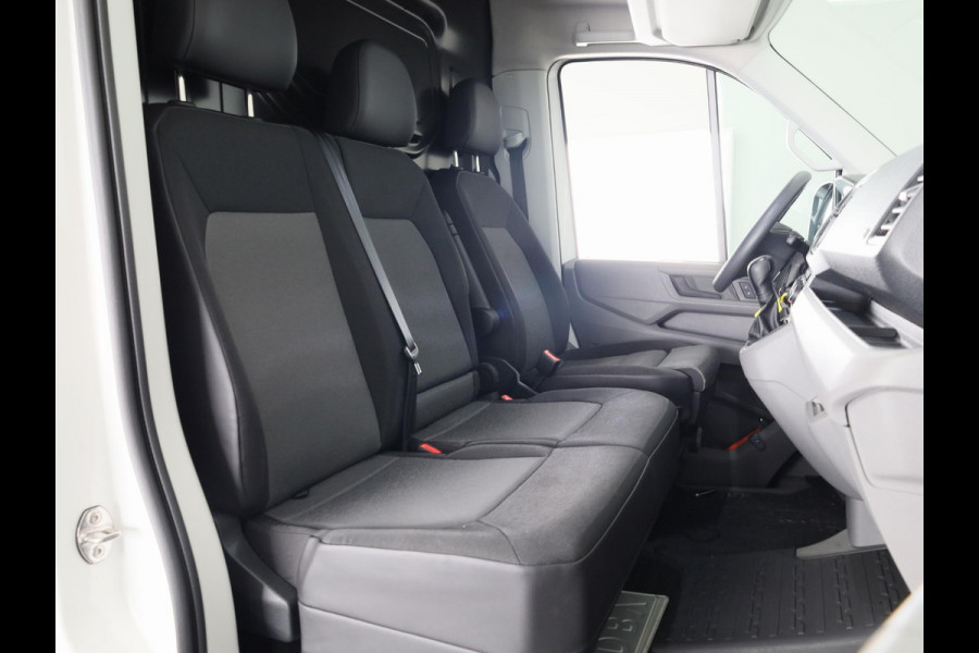 Volkswagen Crafter 35 2.0 TDI L3H3 EURO VI 140 pk Automaat (DSG) | Verlengde garantie | Navigatie | Parkeersensoren (Zijflankbescherming) | Achteruitrijcamera | Cruise control | 2 zitplaatsen rechtsvoor |