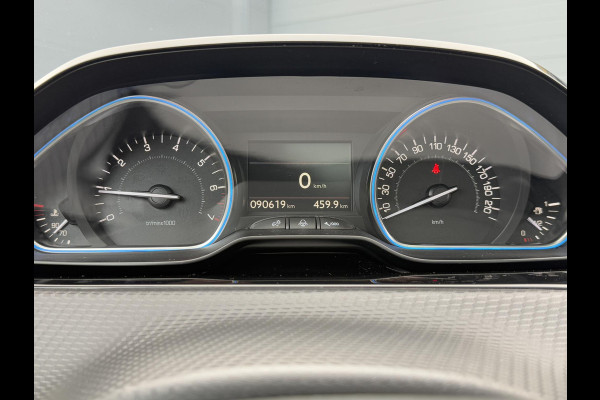 Peugeot 2008 1.2 PureTech GT-line 1e Eigenaar,Navi,Pano,Camera,Clima,Cruise,Halfleder,Stoelverwarming,110pk,PDC,Nieuwe Apk bij Aflevering