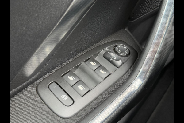 Peugeot 2008 1.2 PureTech GT-line 1e Eigenaar,Navi,Pano,Camera,Clima,Cruise,Halfleder,Stoelverwarming,110pk,PDC,Nieuwe Apk bij Aflevering