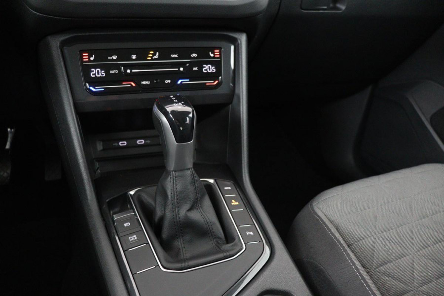 Volkswagen Tiguan 1.4 TSI eHybrid Life | Stoel & stuurverwarming | Carplay | Adaptive cruise | Full LED | Navigatie | Parkeerhulp | Active Info Display
