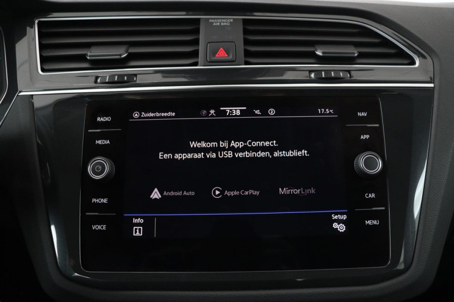 Volkswagen Tiguan 1.4 TSI eHybrid Life | Stoel & stuurverwarming | Carplay | Adaptive cruise | Full LED | Navigatie | Parkeerhulp | Active Info Display