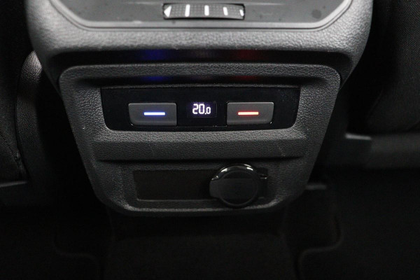 Volkswagen Tiguan 1.4 TSI eHybrid Life | Stoel & stuurverwarming | Carplay | Adaptive cruise | Full LED | Navigatie | Parkeerhulp | Active Info Display