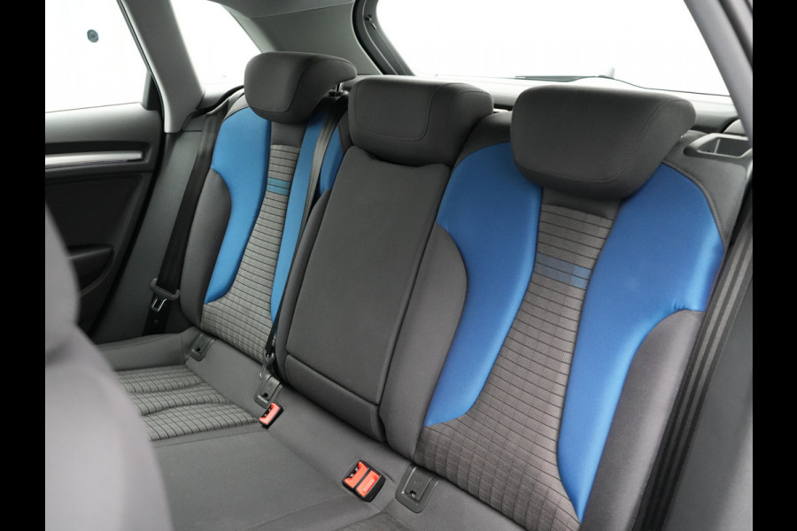 Audi A3 Sportback 40 e-tron Advance Sport Plug In Hybrid | PHEV | Trekhaak Afneembaar | Navi | Adaptive Cruise | Sportstoelen Verwarmend | Spraakbediening |