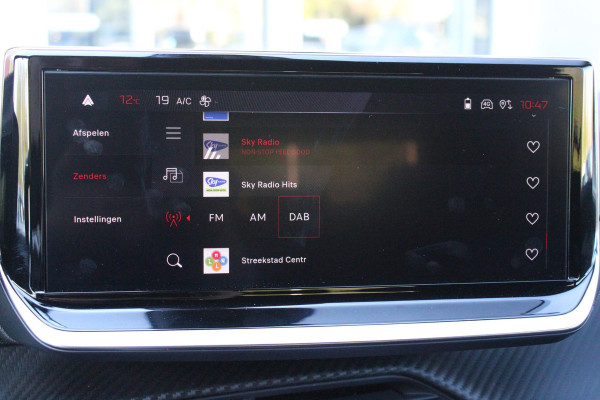 Peugeot 2008 1.2 130PK AUTOMAAT GT PACK | ELEKTRISCH BEDIENBARE BESTUURDERSSTOEL | NAVIGATIE | FULL LED KOPLAMPEN | DRAADLOZE APPLE CARPLAY/ANDROID AUTO | ADAPTIVE CRUISE CONTROL | CAMERA VOOR + ACHTER | CLIMATE CONTROL | LICHTMETALEN VELGEN 17" | KEYLESS ENTRY/START | DAB+ RADIO | ALCANTARA/LEDEREN BEKLEDING  | DODEHOEK DETECTIE | PARKEERSENSOREN VOOR + ACHTER | STOEL VERWARMING |