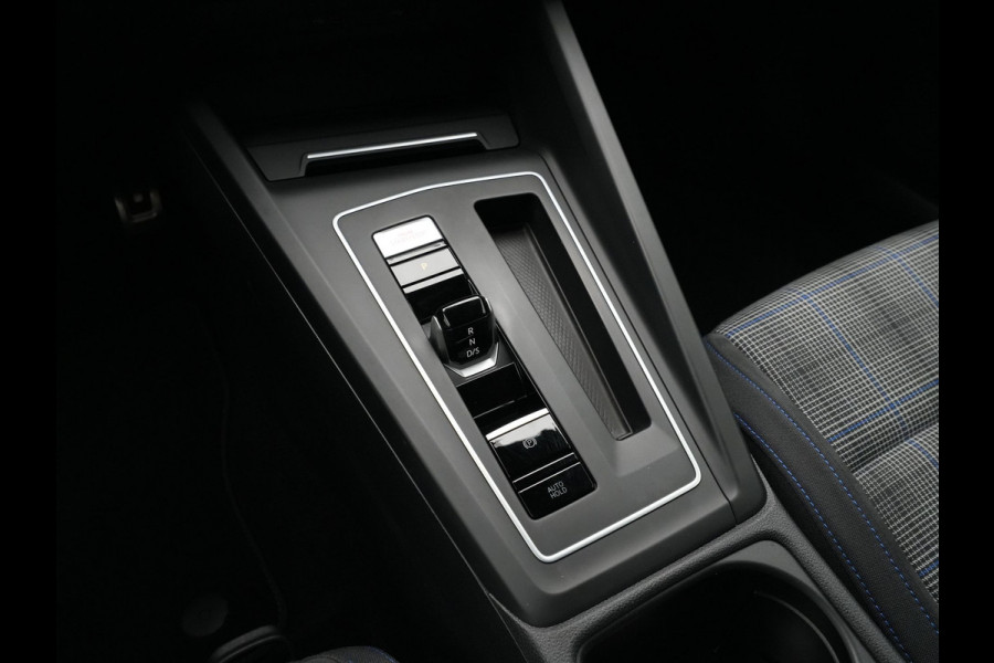 Volkswagen Golf 1.4 eHybrid GTE 245pk Navigatie Stoelverwarming Acc Pdc