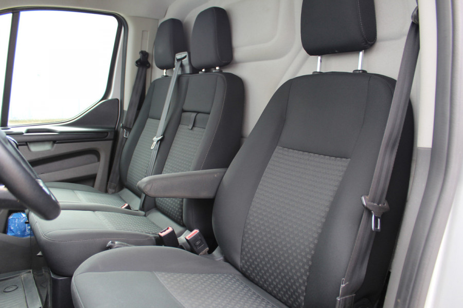 Ford Transit Custom 320 2.0-108pk TDCI L2H1 Trend. Nette Ford Transit Custom lengte 2 voor nog vele jaren werkplezier ! Airco, imperiaal