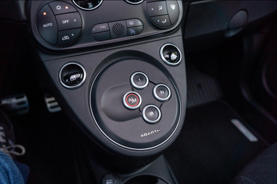 Abarth 595 1.4 T-Jet Competizione / Akrapovic / Panorama / Carplay / Brembo