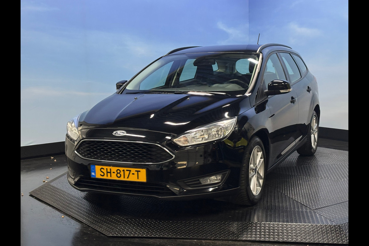 Ford FOCUS Wagon 1.0 Lease Edition Navi | Clima | Cruise | PDC Ford FOCUS Wagon 1.0 Lease Edition Navi | Clima | Cruise | PDC