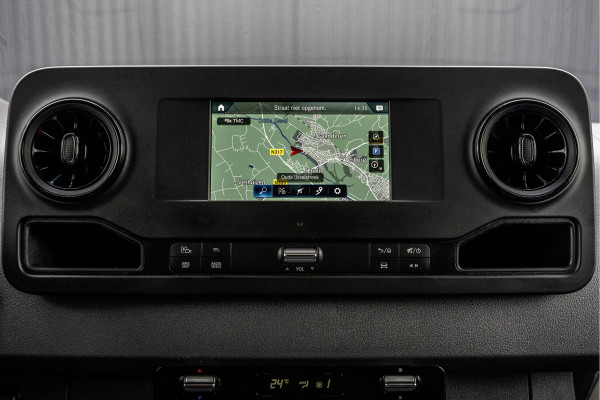 Mercedes-Benz Sprinter 515 CDI | Bakwagen met laadklep | Automaat | Mbux | Carplay | Navigatie | Climate | Cruise | Euro 6