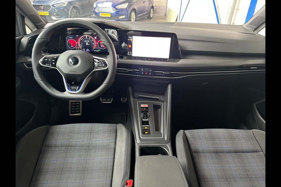 Volkswagen Golf 1.4 eHybrid GTE PANO|MATRIX|TREKHAAK|IQ|FULL