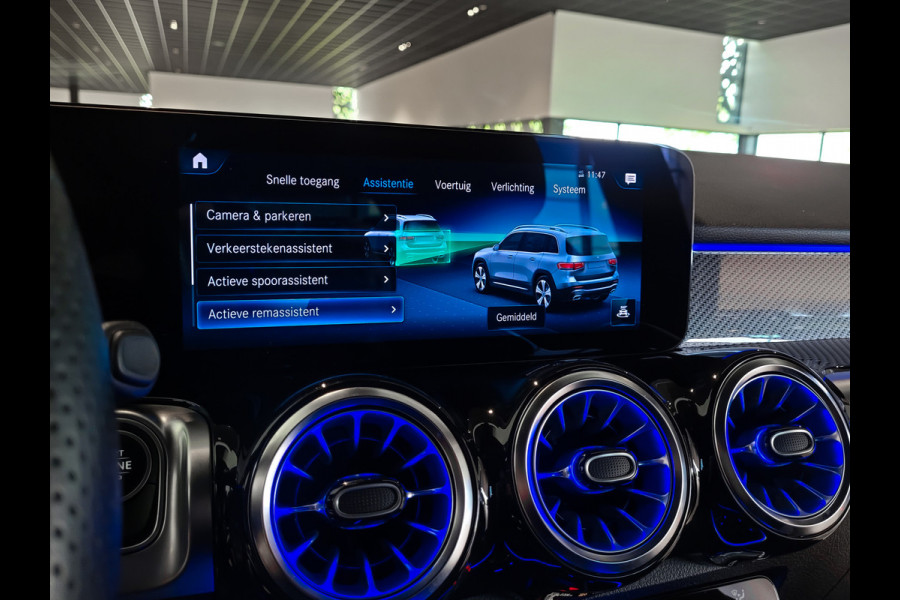 Mercedes-Benz Glb 200 AMG Night|MBUX|20"|Camera|Trekhaak|Carbon