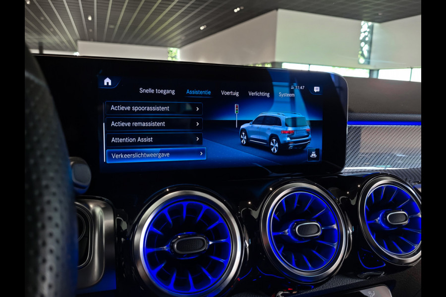 Mercedes-Benz Glb 200 AMG Night|MBUX|20"|Camera|Trekhaak|Carbon