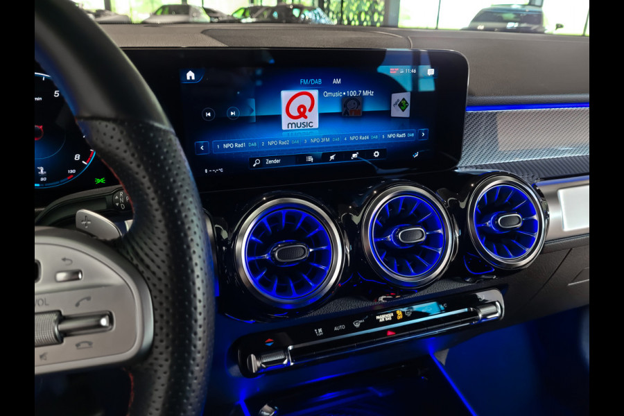 Mercedes-Benz Glb 200 AMG Night|MBUX|20"|Camera|Trekhaak|Carbon