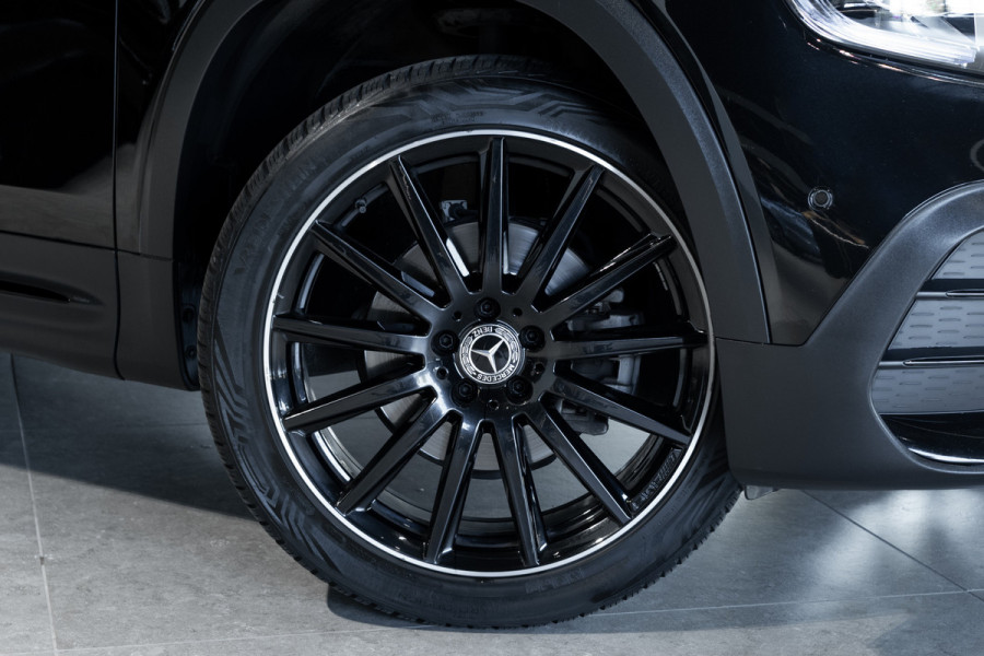 Mercedes-Benz Glb 200 AMG Night|MBUX|20"|Camera|Trekhaak|Carbon