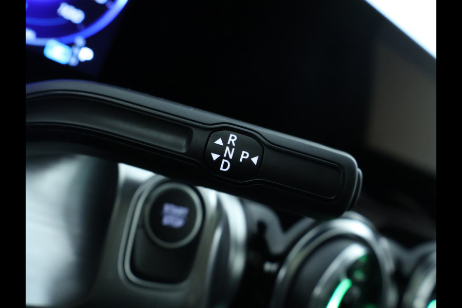 Mercedes-Benz EQB 250+ AMG Line LIMITED 71 kWh | Nightpakket | Parkeerpakket met achteruitrijcamera | KEYLESS-GO comfort pakket | EASY PACK achterklep | Premium pakket | Verwarmde stoelen vooraan | Dodehoekassistent |