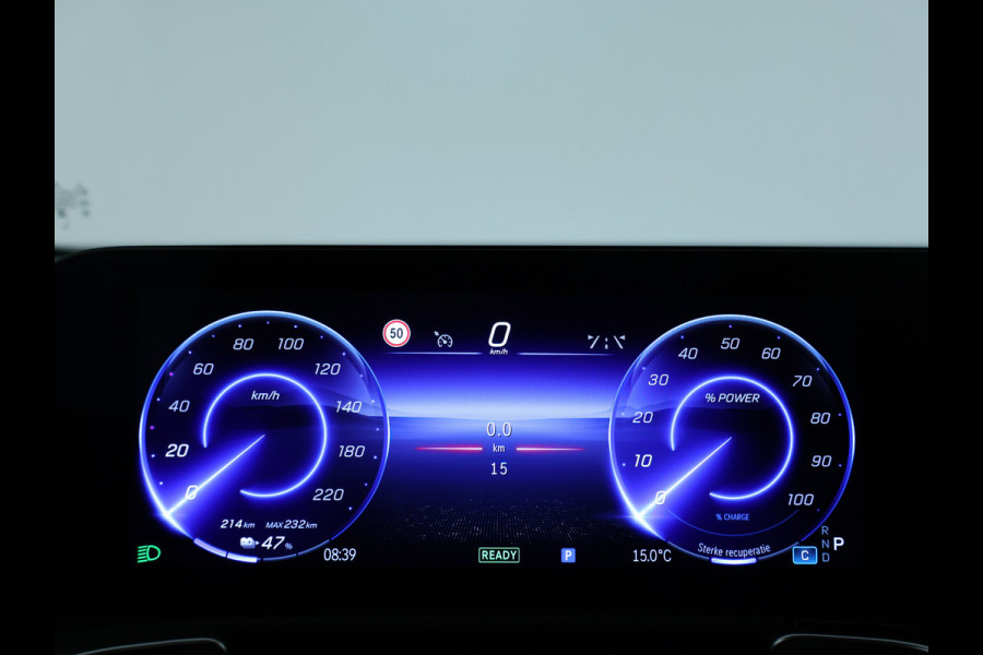 Mercedes-Benz EQB 250+ AMG Line LIMITED 71 kWh | Nightpakket | Parkeerpakket met achteruitrijcamera | KEYLESS-GO comfort pakket | EASY PACK achterklep | Premium pakket | Verwarmde stoelen vooraan | Dodehoekassistent |