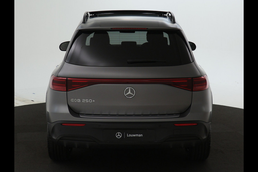 Mercedes-Benz EQB 250+ AMG Line LIMITED 71 kWh | Nightpakket | Parkeerpakket met achteruitrijcamera | KEYLESS-GO comfort pakket | EASY PACK achterklep | Premium pakket | Verwarmde stoelen vooraan | Dodehoekassistent |