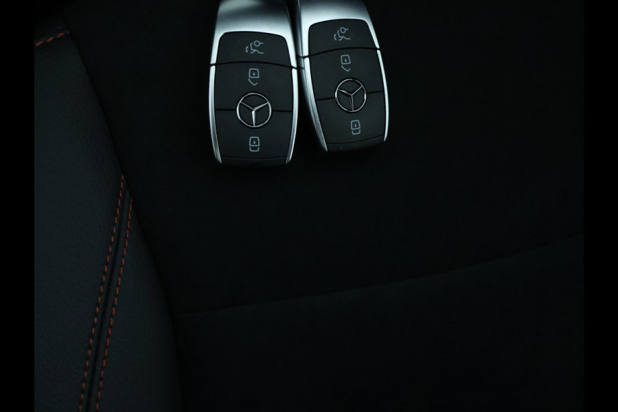 Mercedes-Benz EQB 250+ AMG Line LIMITED 71 kWh | Nightpakket | Parkeerpakket met achteruitrijcamera | KEYLESS-GO comfort pakket | EASY PACK achterklep | Premium pakket | Verwarmde stoelen vooraan | Dodehoekassistent |