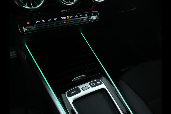 Mercedes-Benz EQB 250+ AMG Line LIMITED 71 kWh | Nightpakket | Parkeerpakket met achteruitrijcamera | KEYLESS-GO comfort pakket | EASY PACK achterklep | Premium pakket | Verwarmde stoelen vooraan | Dodehoekassistent |
