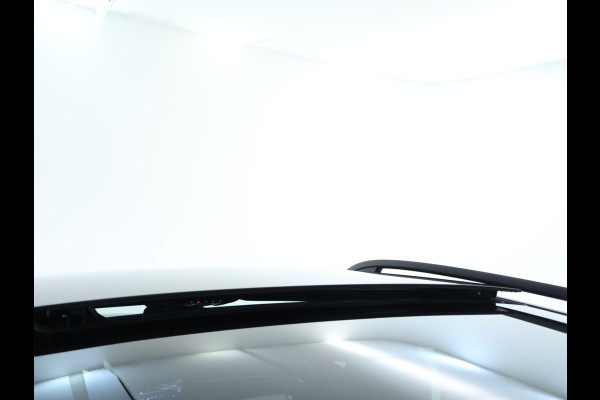 Mercedes-Benz EQB 250+ AMG Line LIMITED 71 kWh | Nightpakket | Parkeerpakket met achteruitrijcamera | KEYLESS-GO comfort pakket | EASY PACK achterklep | Premium pakket | Verwarmde stoelen vooraan | Dodehoekassistent |