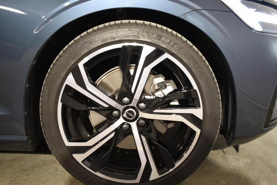 Volvo S60 B4 211PK Automaat Plus Dark / Adaptieve cruise control / Elektrische stoelen / Stoel-Stuurverwarming / Nappa Leder / Park - Pilotassist / Volvo On Call