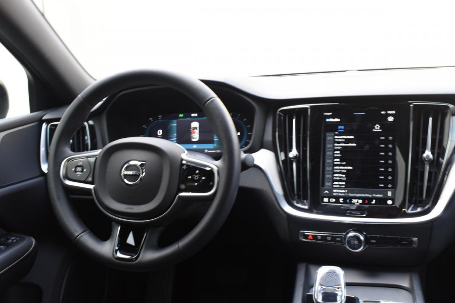 Volvo S60 B4 211PK Automaat Plus Dark / Adaptieve cruise control / Elektrische stoelen / Stoel-Stuurverwarming / Nappa Leder / Park - Pilotassist / Volvo On Call