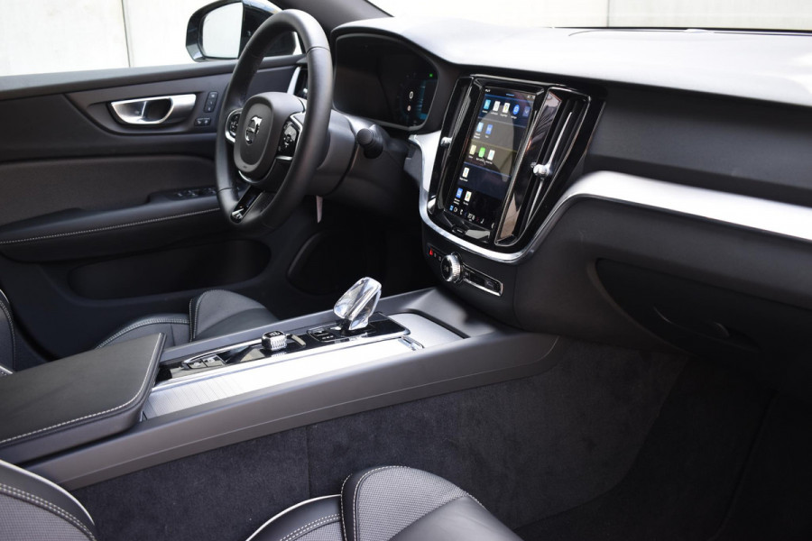 Volvo S60 B4 211PK Automaat Plus Dark / Adaptieve cruise control / Elektrische stoelen / Stoel-Stuurverwarming / Nappa Leder / Park - Pilotassist / Volvo On Call