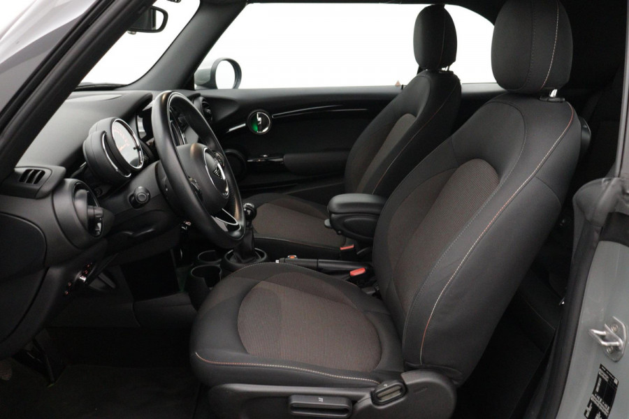 MINI Cabrio 1.5 One Pepper (1e eig, NL-auto, Dealer OnderH, StoelV, Navi, Climate Con, Cruise Con, Etc)