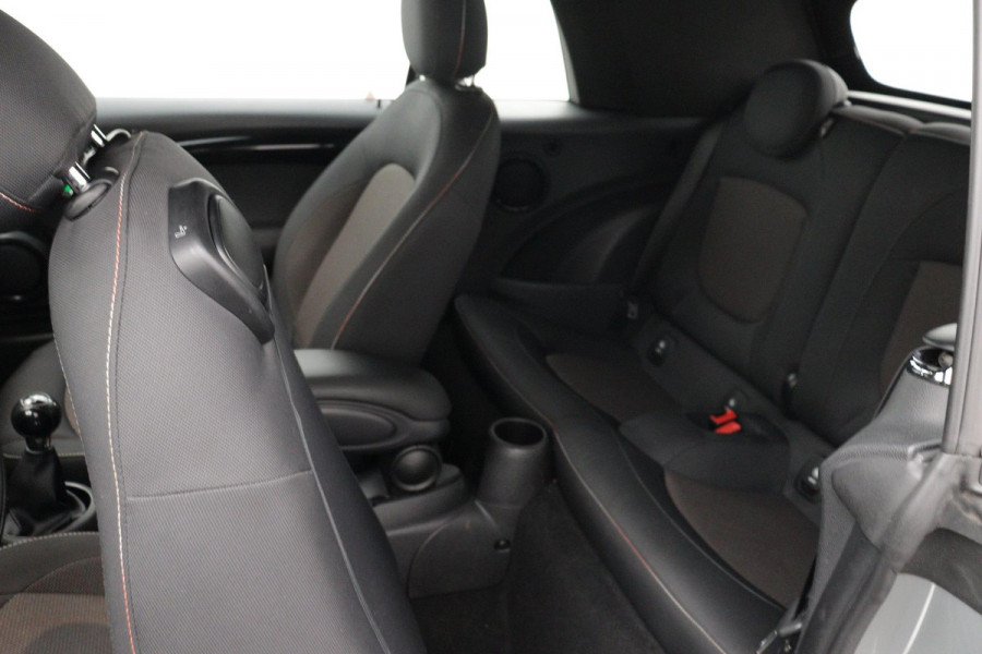 MINI Cabrio 1.5 One Pepper (1e eig, NL-auto, Dealer OnderH, StoelV, Navi, Climate Con, Cruise Con, Etc)