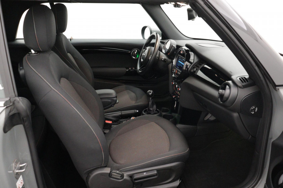 MINI Cabrio 1.5 One Pepper (1e eig, NL-auto, Dealer OnderH, StoelV, Navi, Climate Con, Cruise Con, Etc)