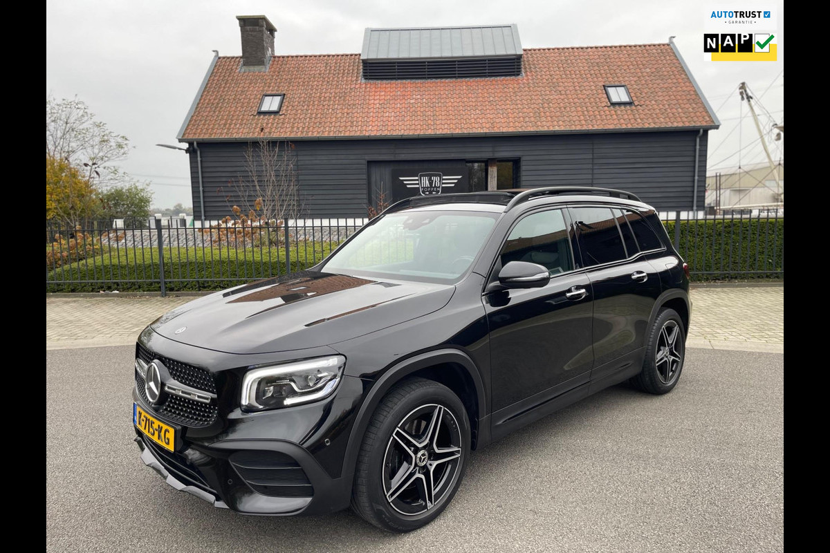 Mercedes-Benz Glb 200 AMG Line Night pakket Panoramadak AchteruirijCamera